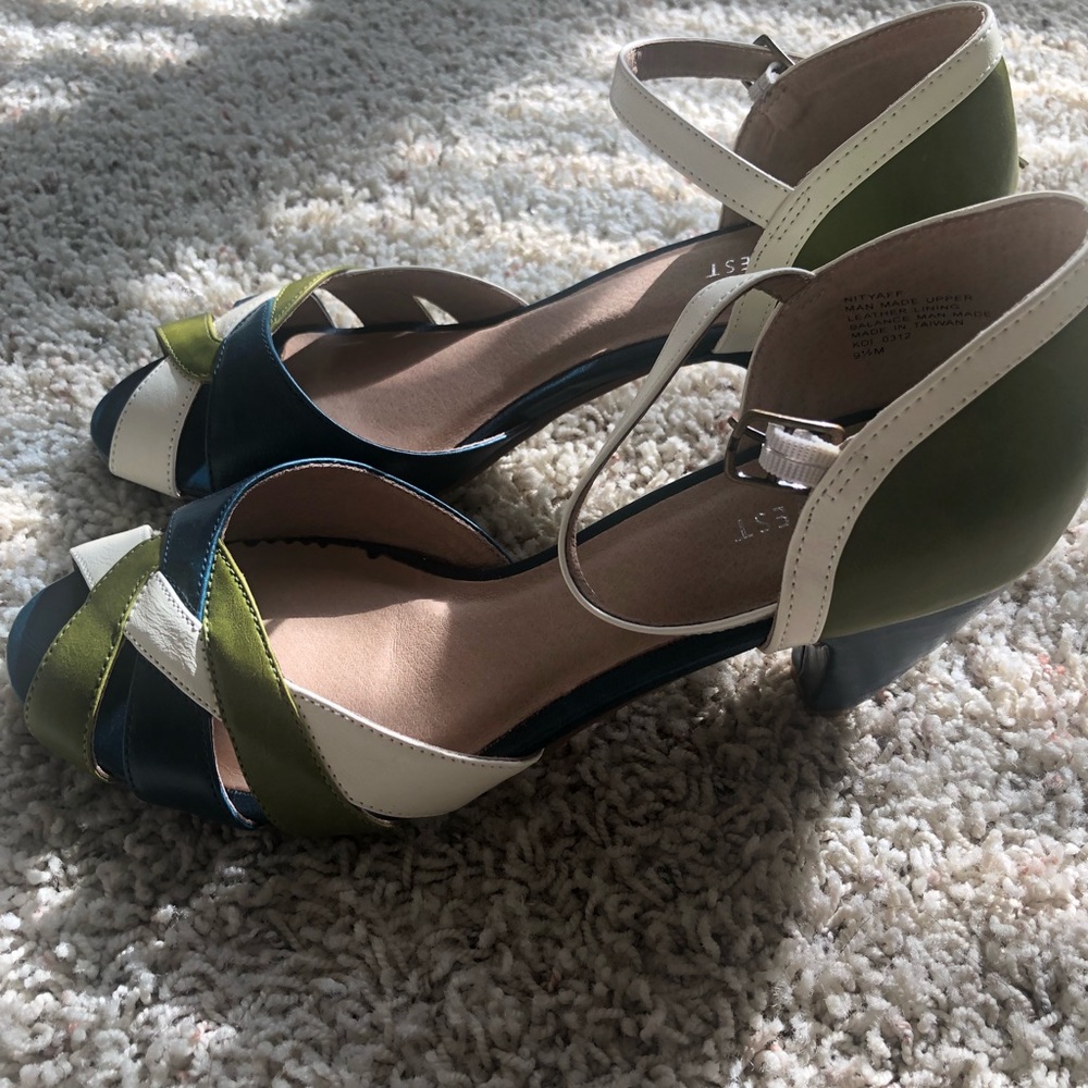 Shoes - Picture 3 of 6